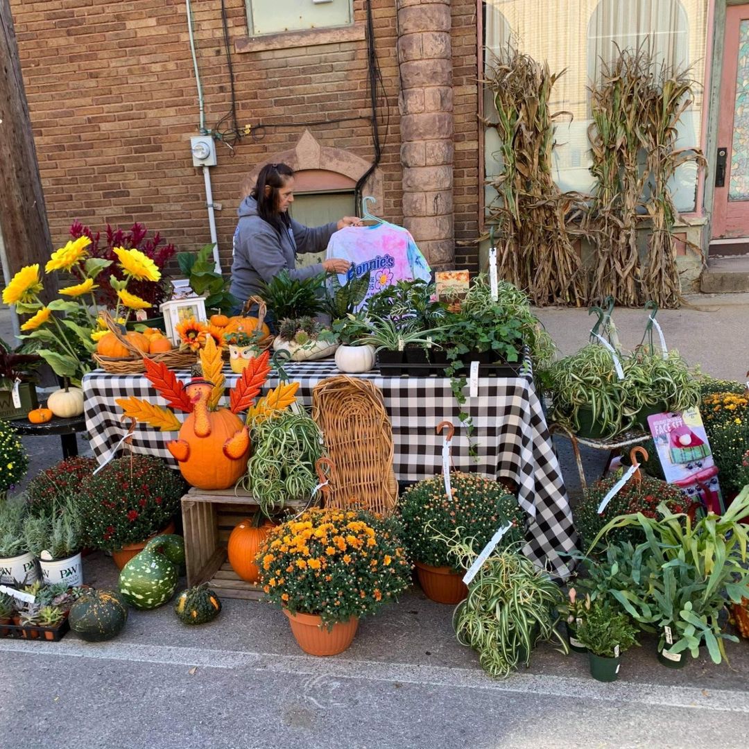New destination alert ‼
˙
The Philipsburg Revitalization Corporation Farmers Market is open from 9 a.m. to 2 p.m. on Saturdays. The market will be open this fall at least through October. New vendors continue to be added, so there is always something new 
