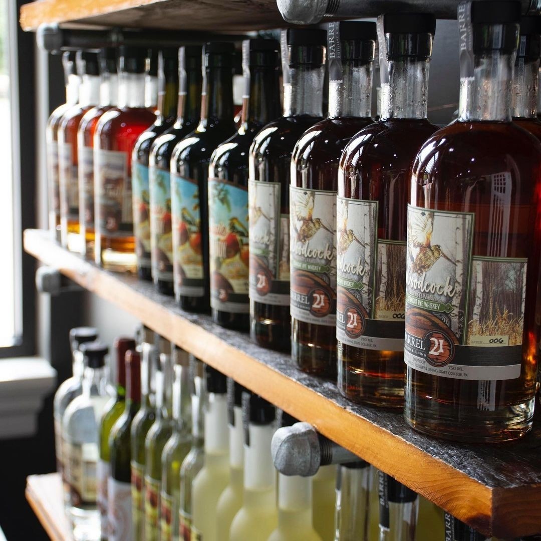 Make sure to relax this weekend with a cocktail from #HVAgventures destination @barrel21distillery 