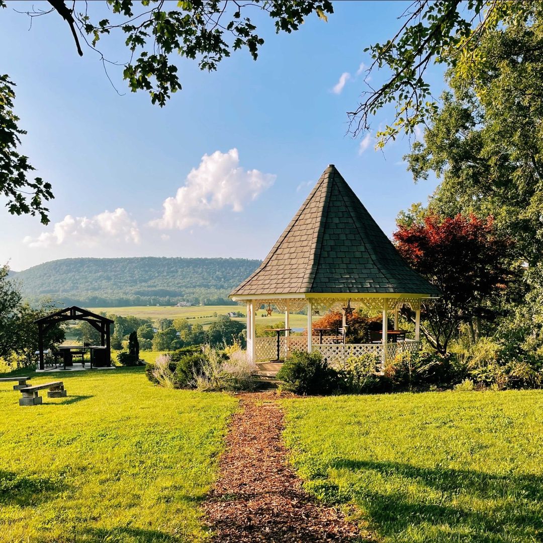 Looking for a one-of-a-kind dining experience on a beautiful working farm? 
