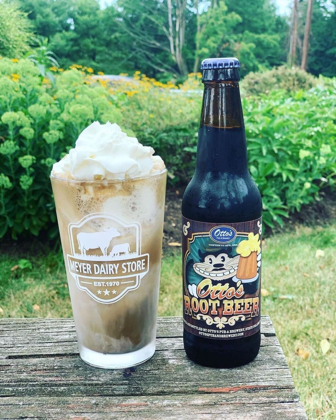 Did you know at Meyer Dairy you can have their delicious ice cream paired with @ottospubandbrewery root beer! 